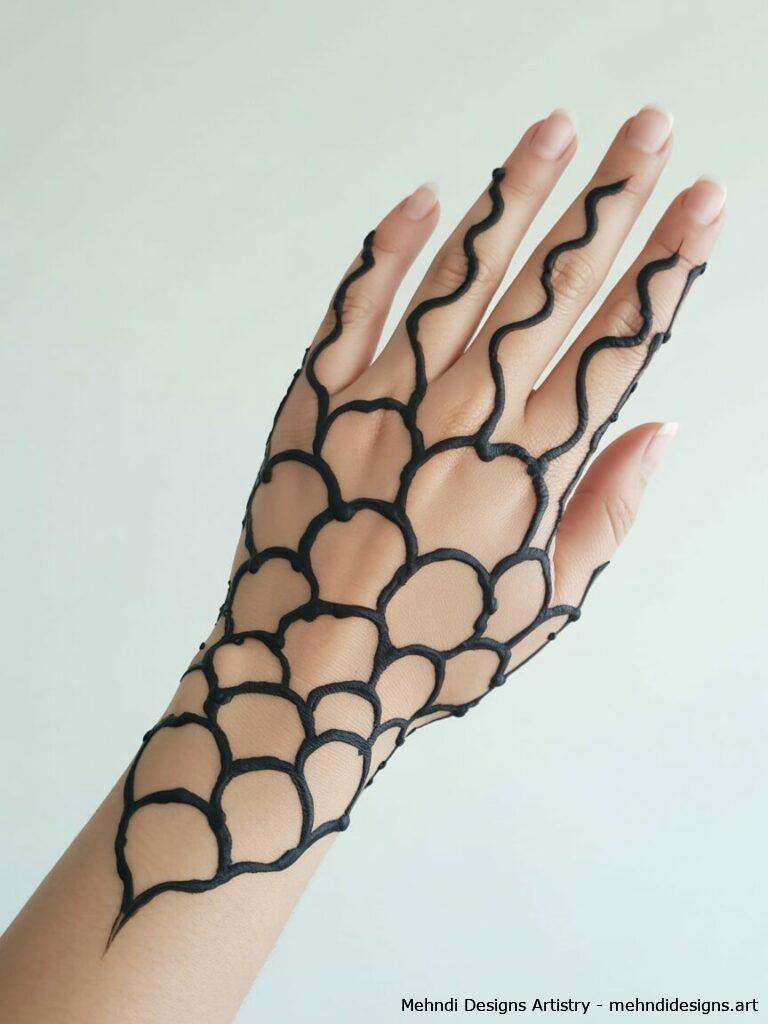 Bold outlines with minimal filling 4