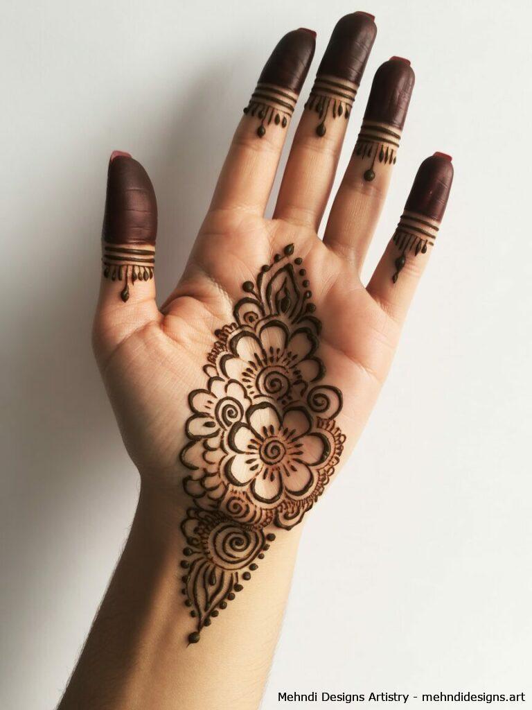 Minimalist fingertip accents 3