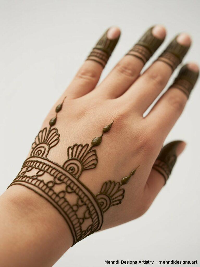 Minimalist traditional mehndi for hands 3