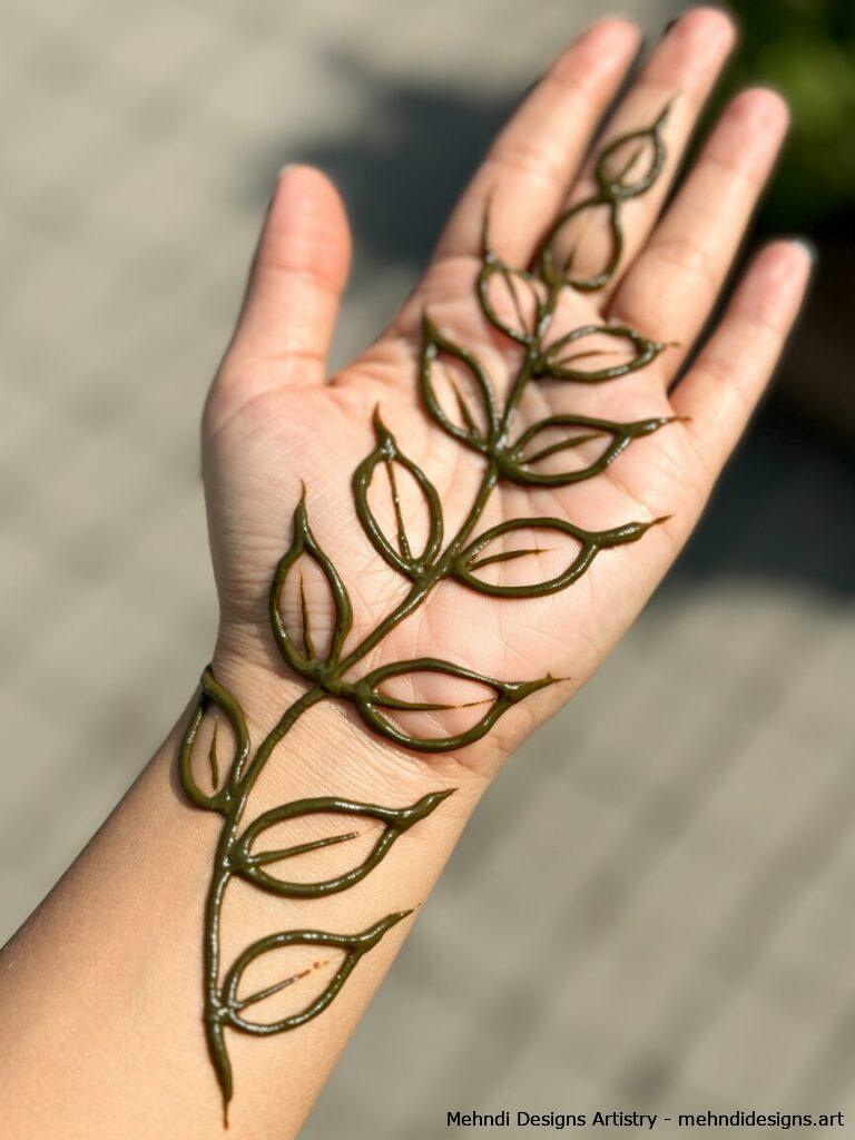 Bold leaf detailing 1