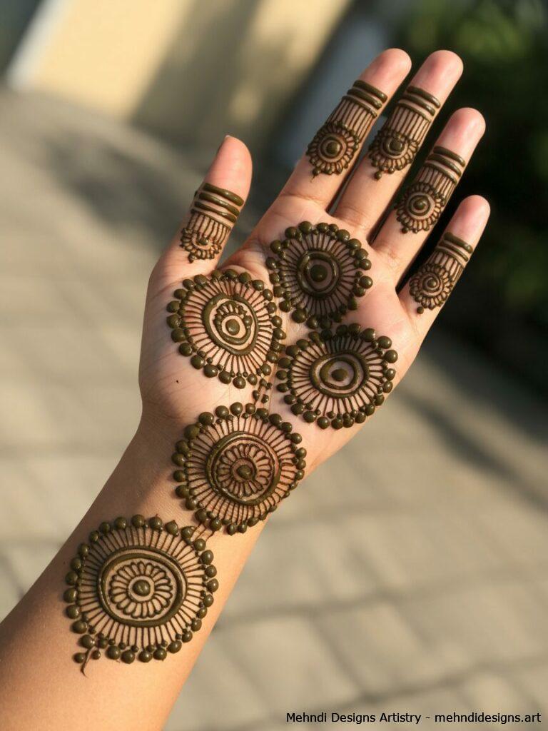 Full Hand Round Mehndi 3