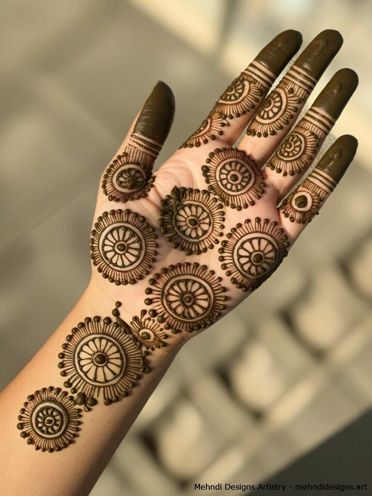 Full Hand Round Mehndi 4