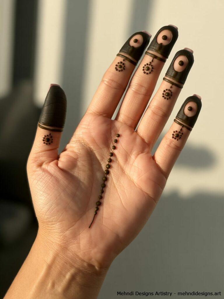 Round Finger Mehndi 1