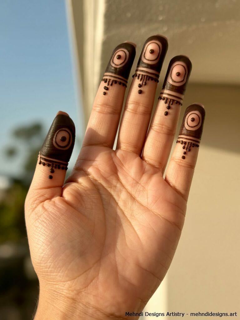 Round Finger Mehndi 2