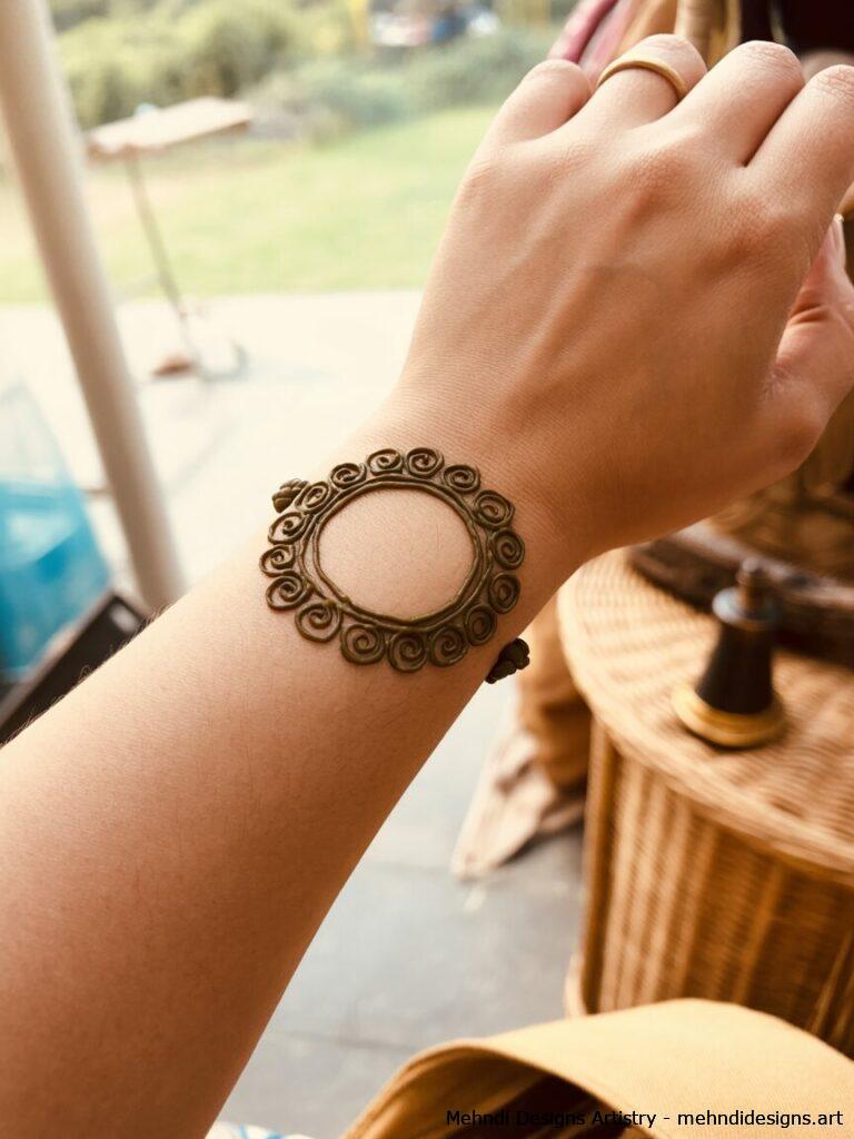 Round Henna Bracelet 1