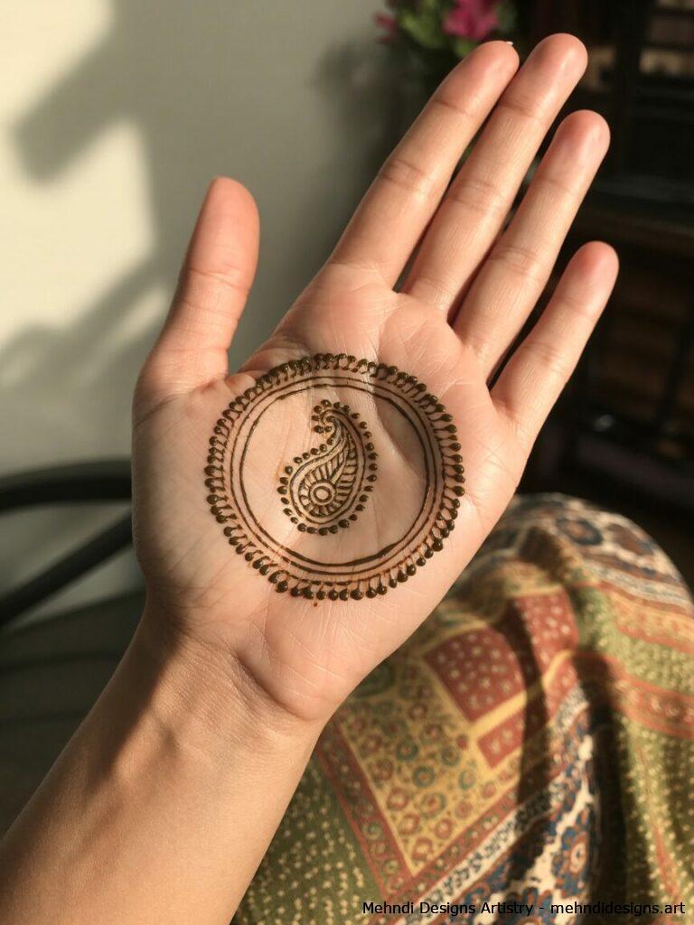 Round Paisley Design 2