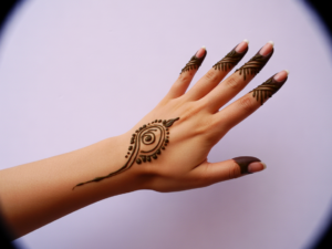 Easy back hand mehndi design